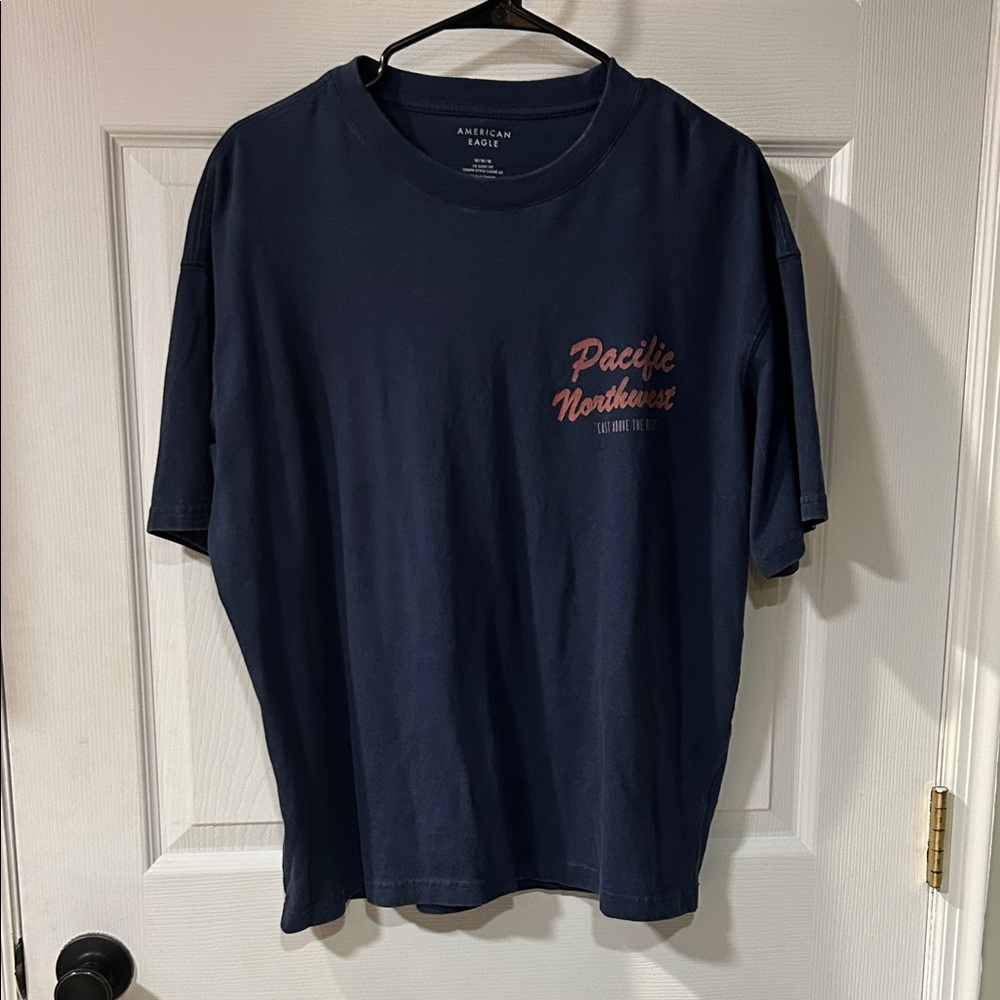 American Eagle Outfitters Men's Pacific Northwest Tee - Navy and Red